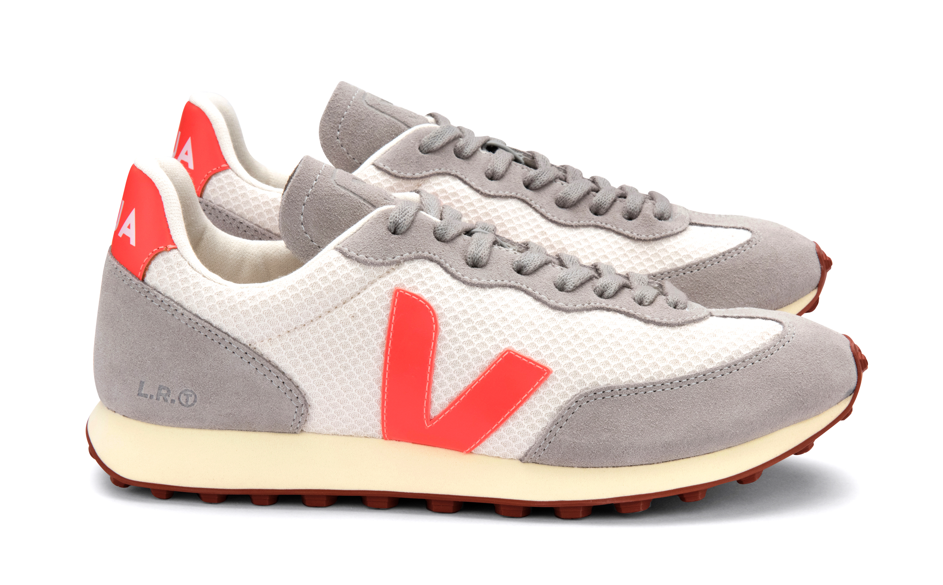 Veja runners - wit met grijze accenten en oranje V (maat 