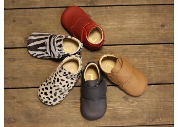 Pom Pom slofjes cognac (maat 19-27)