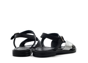 Momino sandaal