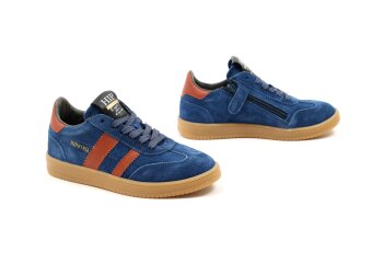 Hip sneakers