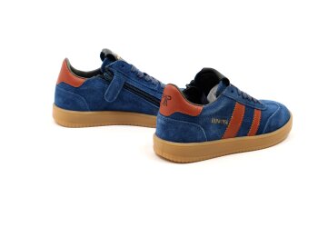 Hip sneakers