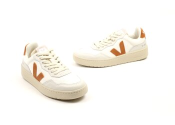 Veja sneakers V-90