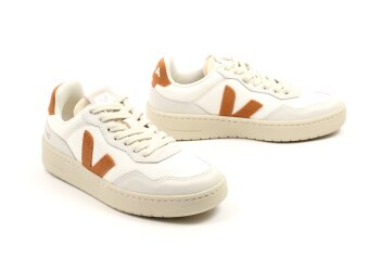 Veja sneakers V-90