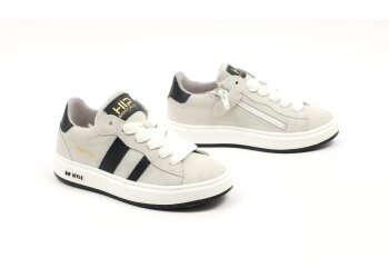 Hip sneakers