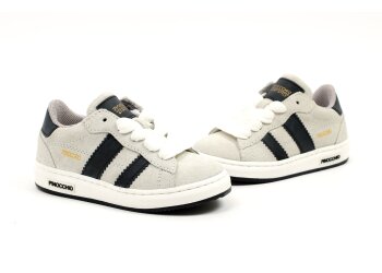 Hip sneakers