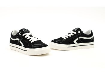 Hip sneakers