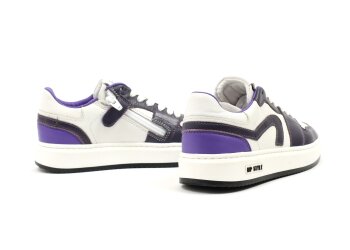 Hip sneakers