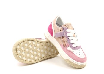 Hip sneakers