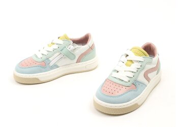 Hip sneakers
