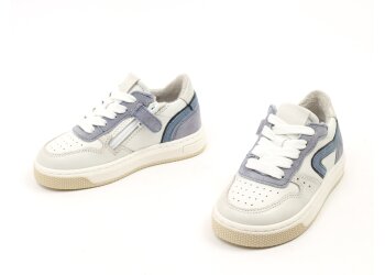 Hip sneakers