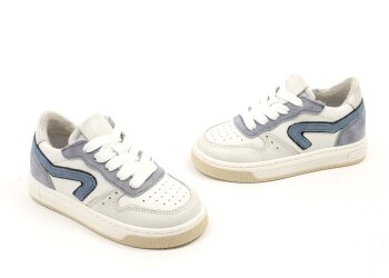 Hip sneakers