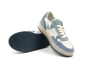 Hip sneakers