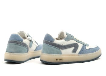 Hip sneakers