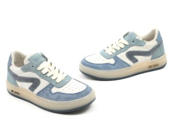 Hip sneakers