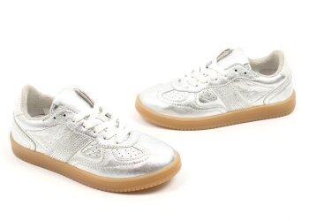 Hip sneakers