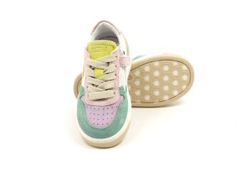 Hip sneakers