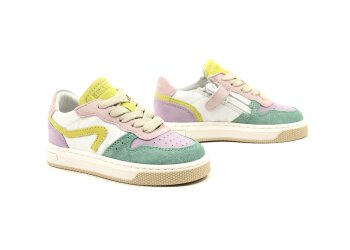 Hip sneakers