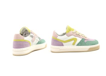 Hip sneakers
