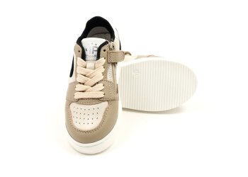 Hip sneakers