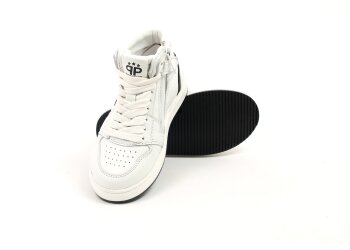 Hip sneakers