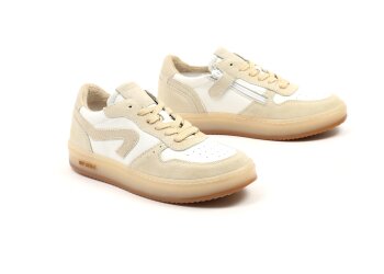 Hip sneakers