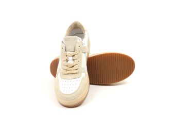 Hip sneakers