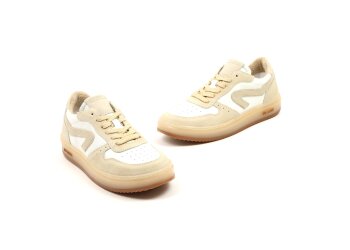 Hip sneakers