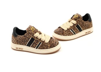 Hip sneakers