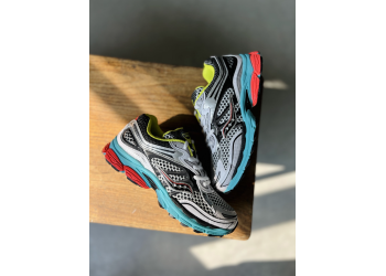 Saucony kids sneaker