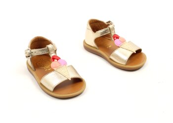 Pom d'Api sandaaltje