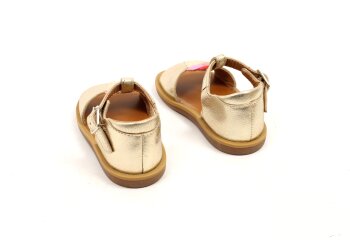 Pom d'Api sandaaltje