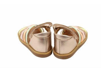 Pom d'Api sandaaltje