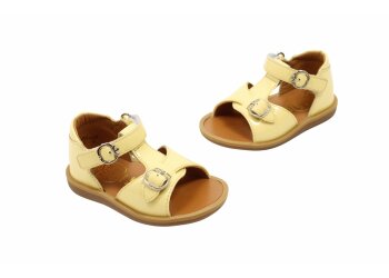 Pom d'Api sandaaltje