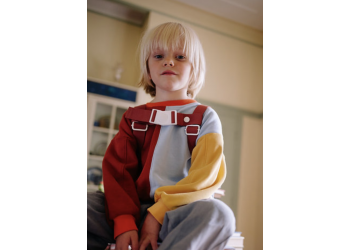 Sticky lemon chest strap