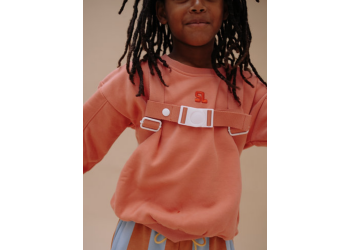 Sticky lemon chest strap