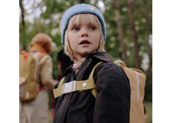 Sticky lemon chest strap