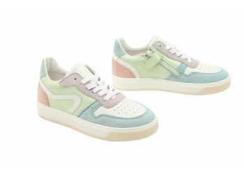 Hip sneakers