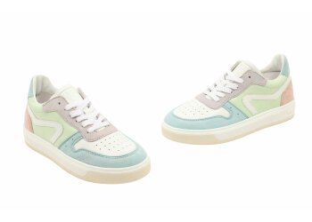 Hip sneakers