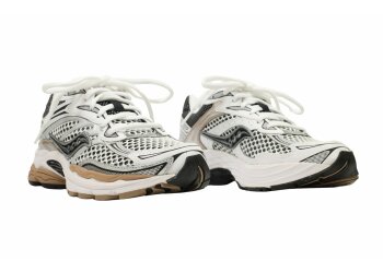 Saucony sneaker