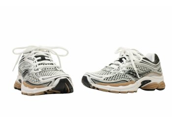 Saucony sneaker