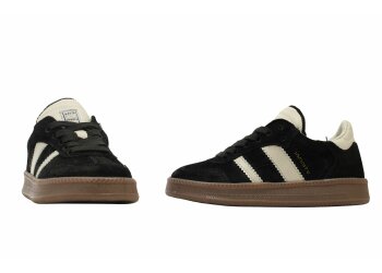 Hip sneakers