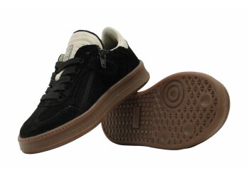 Hip sneakers