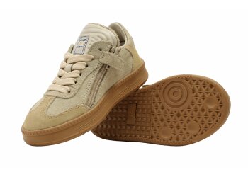 Hip sneakers