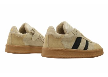 Hip sneakers