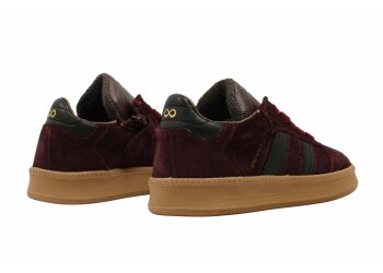 Hip sneakers