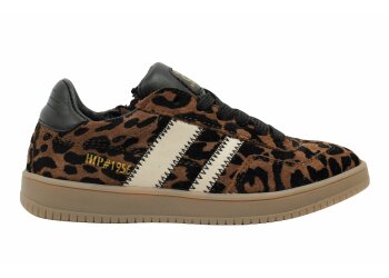 Hip sneakers