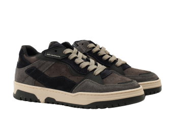 Hip sneakers
