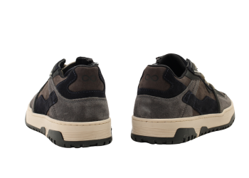 Hip sneakers