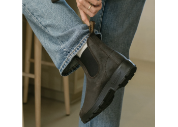 Blundstone chelsea boot