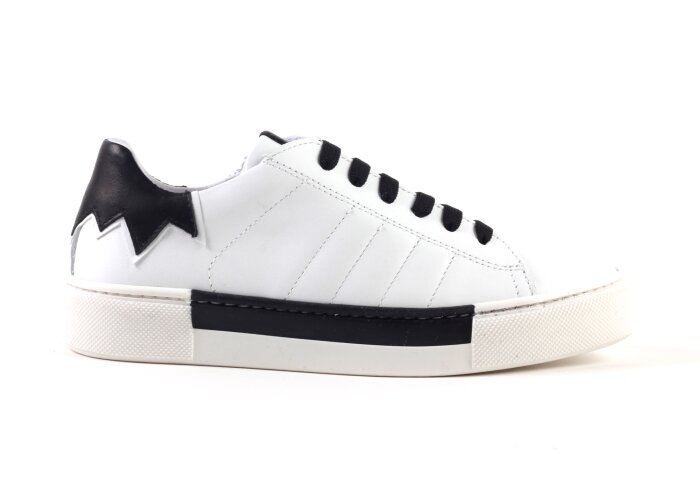 Fiorita sneakers - wit zwart (maat 32-34) | Hippeschoentjes